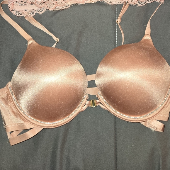 La Senza - Front Close Push-Up Bra - Picture 3 of 4